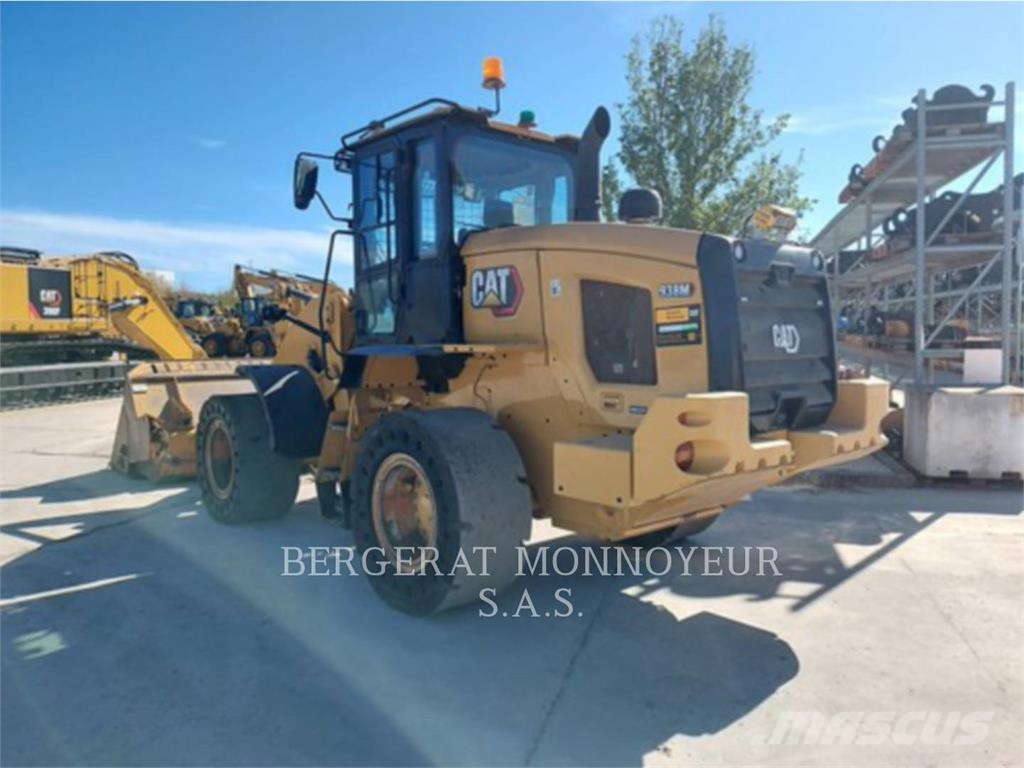 CAT 938M Pale gommate