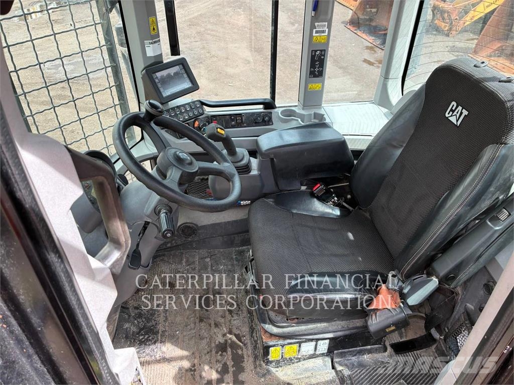 CAT 938M Radlader