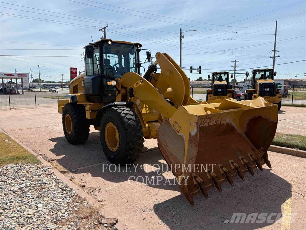 CAT 938M Kolesové nakladače