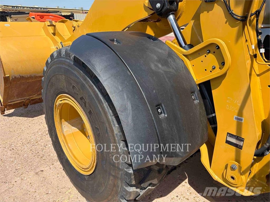 CAT 938M Kolesové nakladače