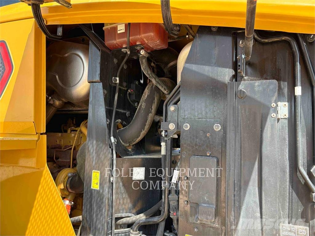 CAT 938M Kolesové nakladače
