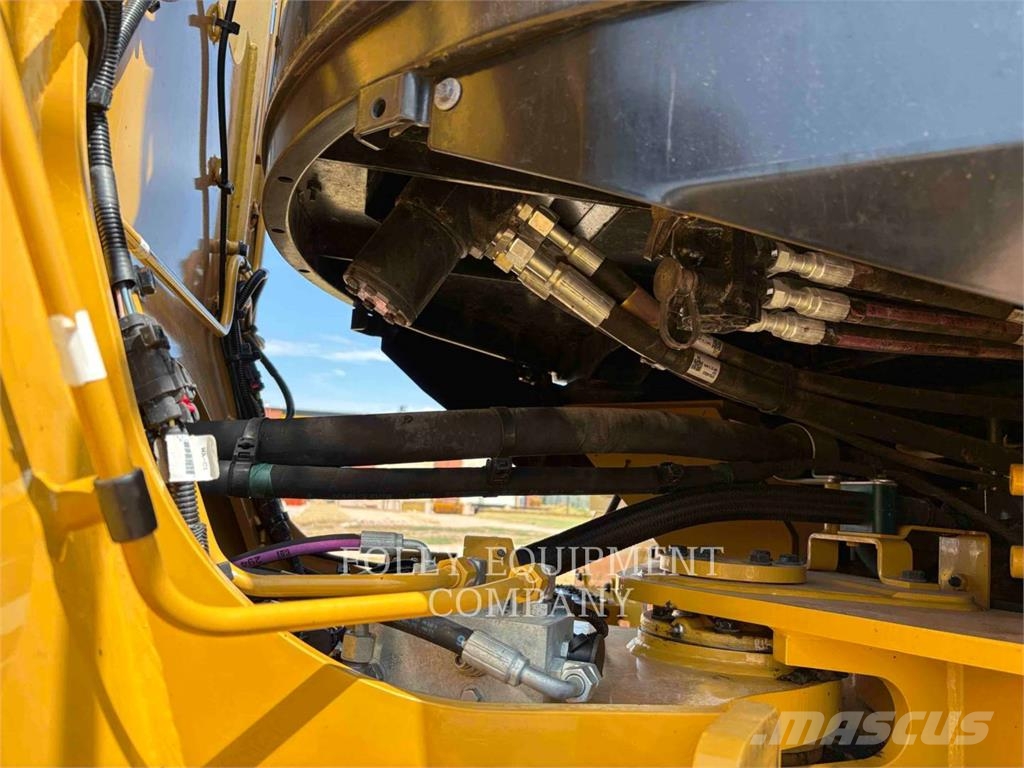 CAT 938M Kolesové nakladače