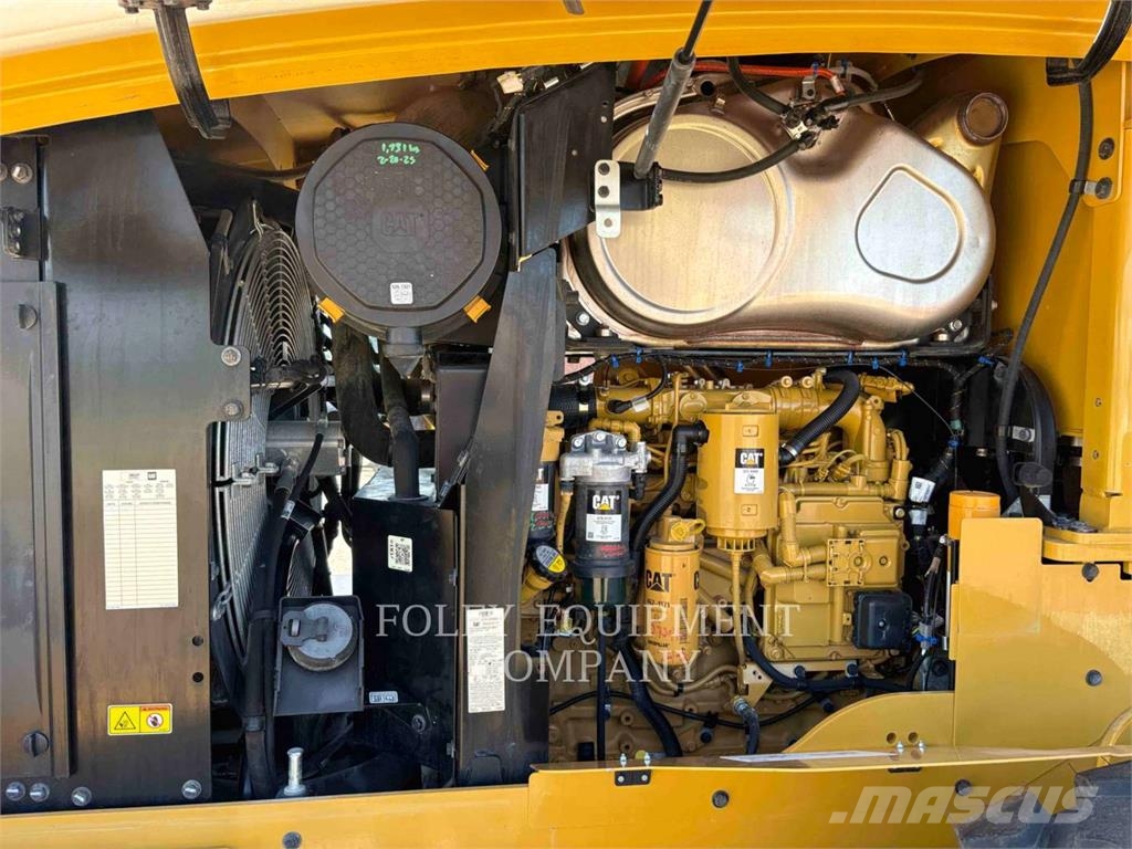 CAT 938M Kolesové nakladače