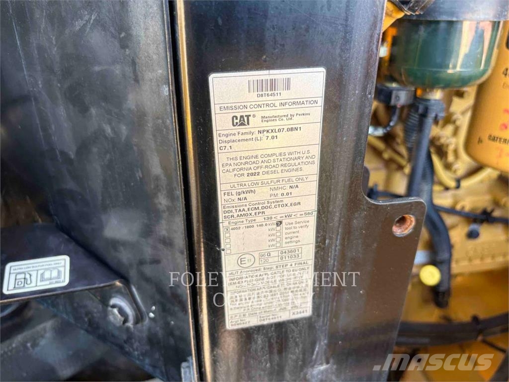 CAT 938M Kolesové nakladače