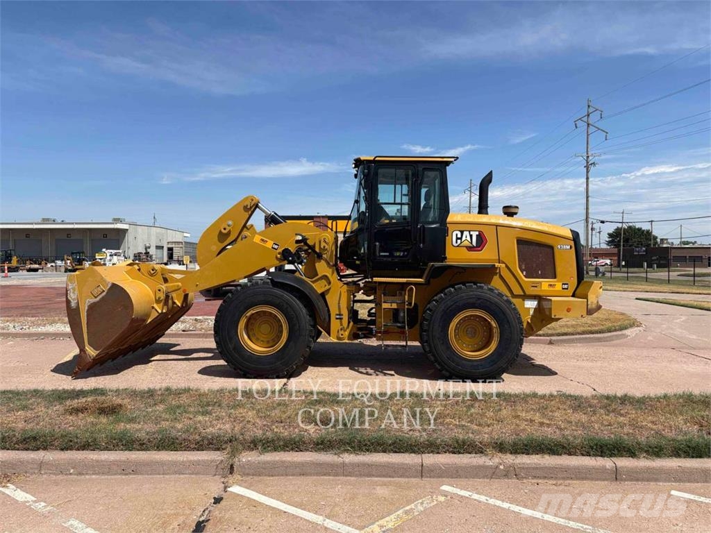 CAT 938M Kolesové nakladače