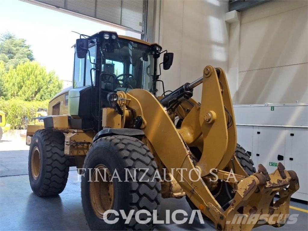 CAT 938M Chargeuse sur pneus