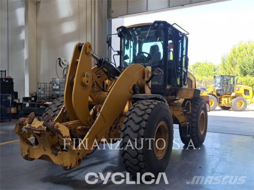 CAT 938M Chargeuse sur pneus