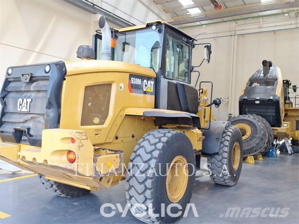 CAT 938M Chargeuse sur pneus