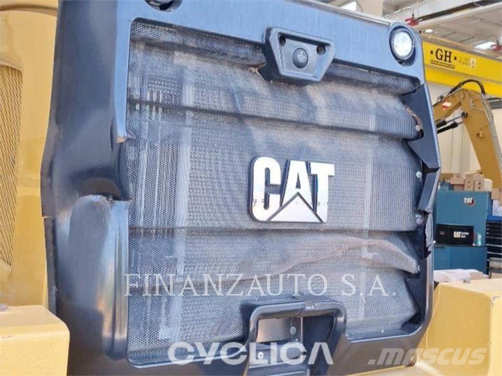 CAT 938M Chargeuse sur pneus