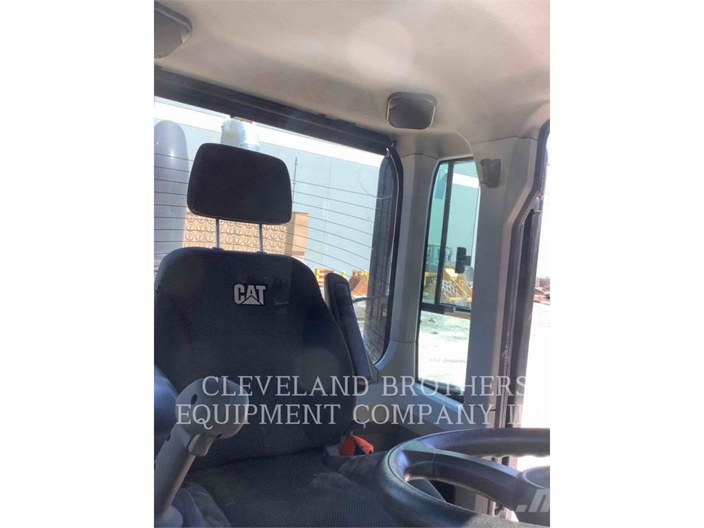 CAT 938M Wheel loaders