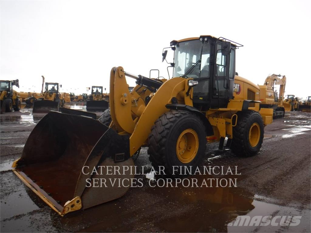 CAT 938M Pale gommate
