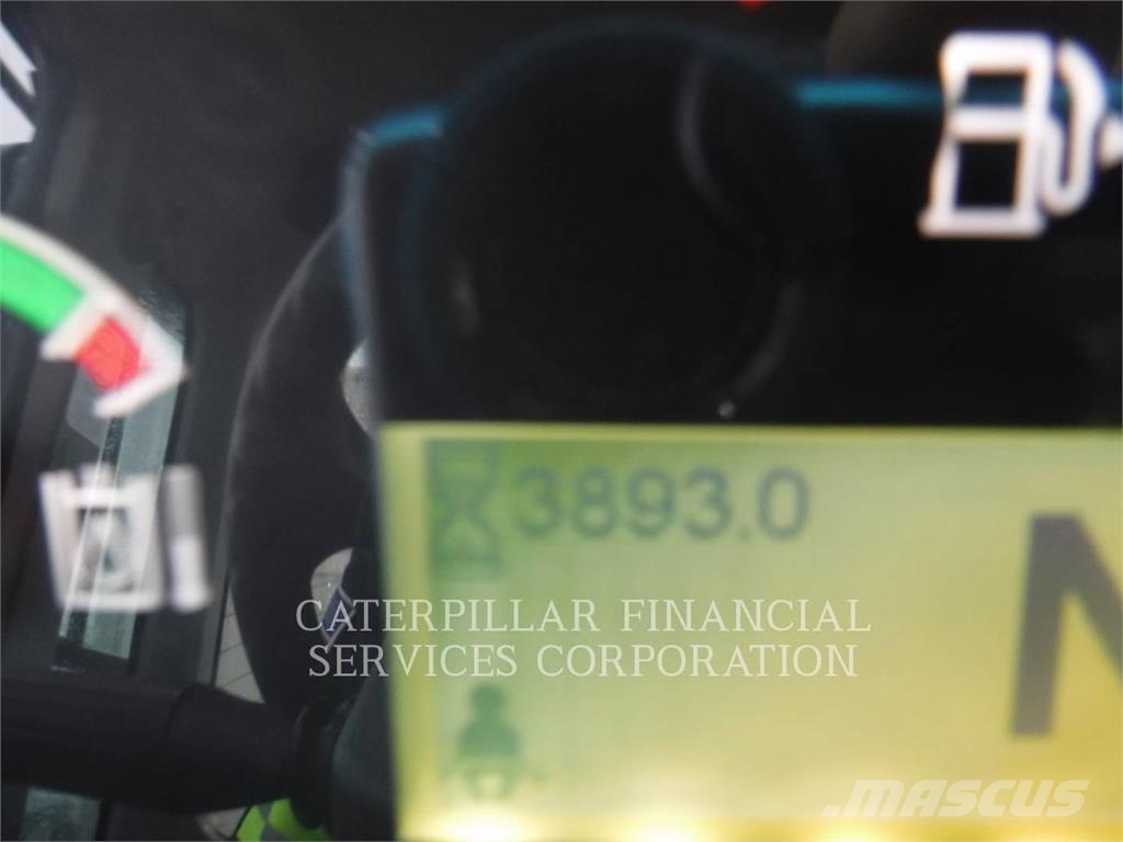 CAT 938M Pale gommate