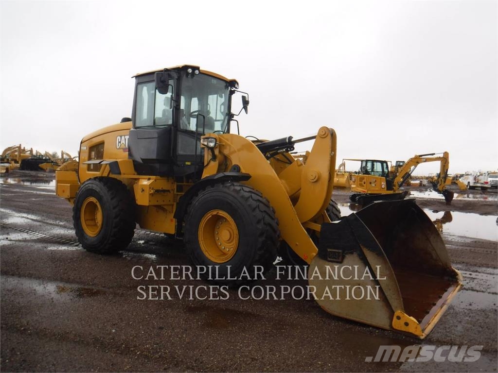 CAT 938M Pale gommate