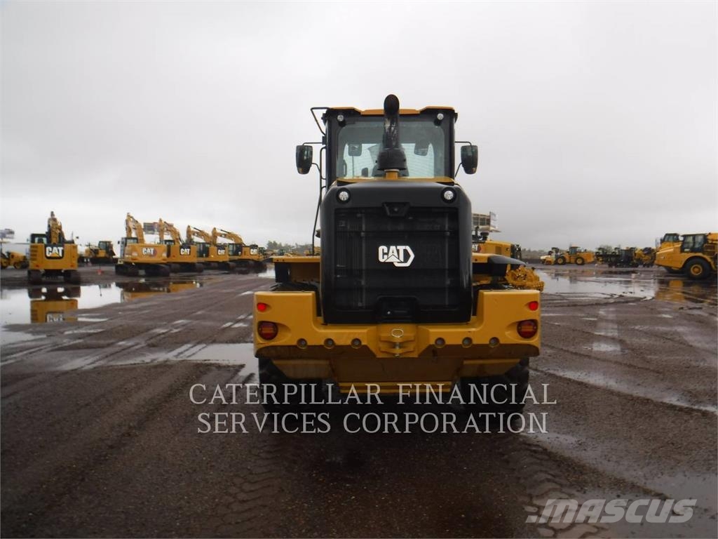 CAT 938M Pale gommate