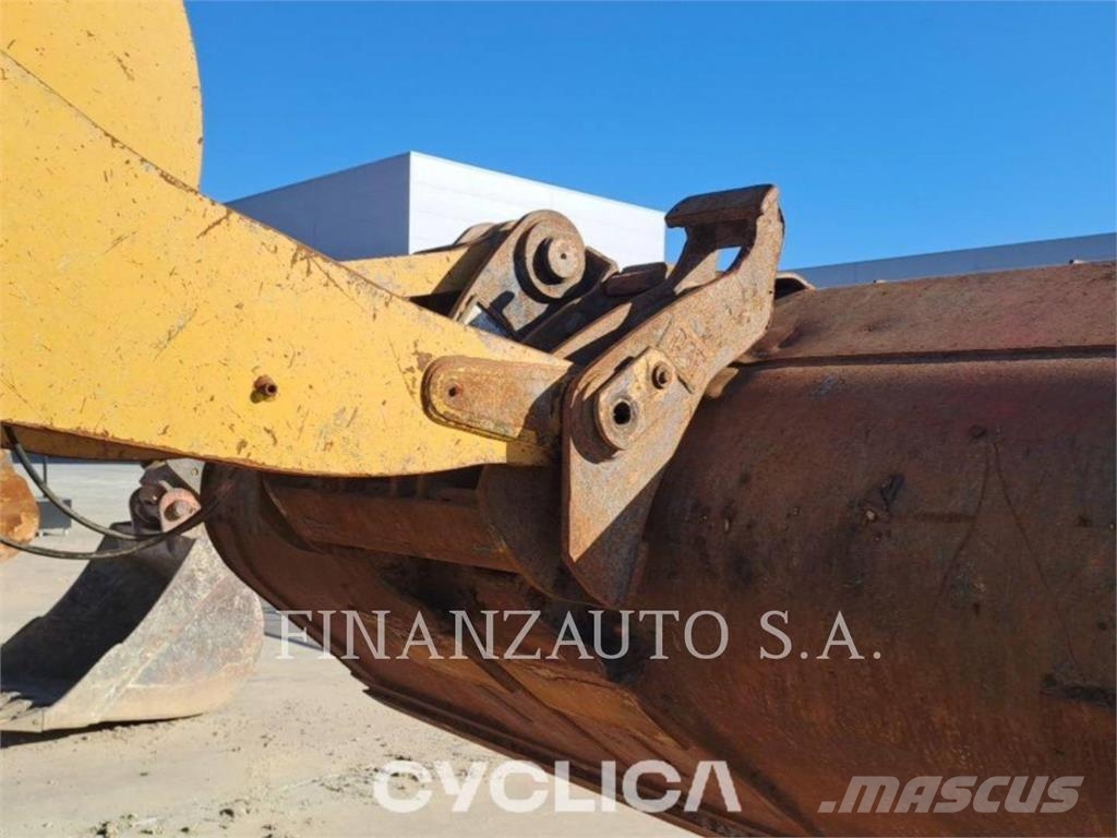 CAT 938M Carregadeiras de rodas
