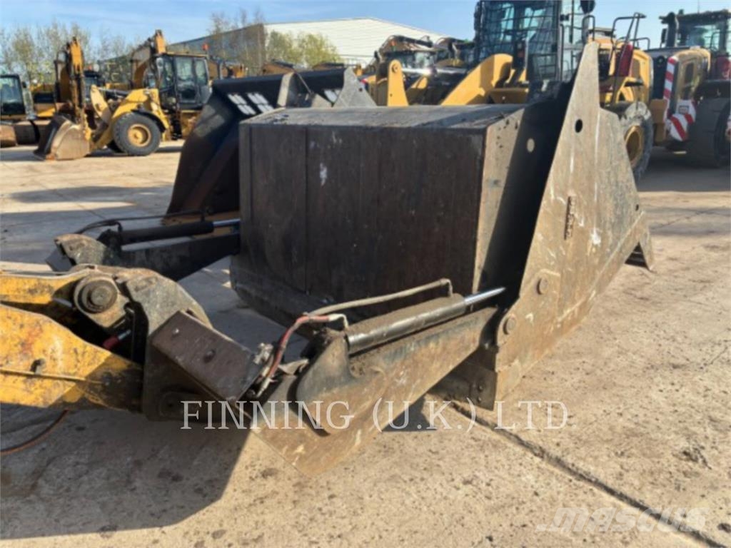 CAT 938M Iekrāvēji uz riteņiem