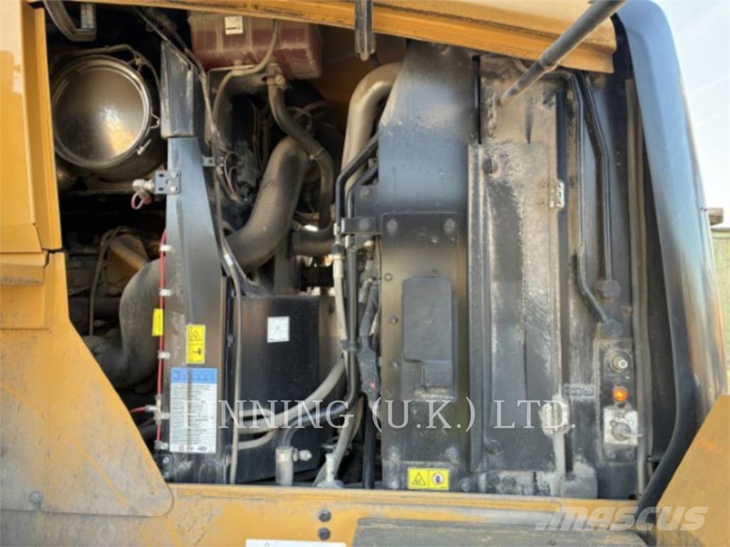CAT 938M Iekrāvēji uz riteņiem