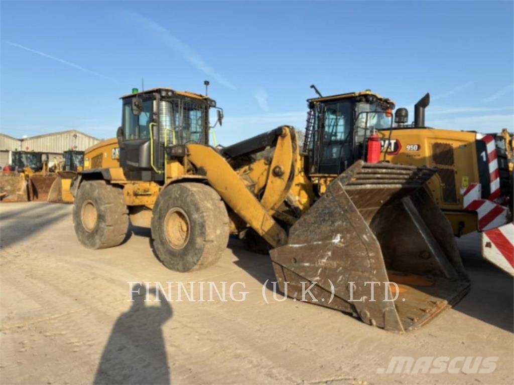 CAT 938M Iekrāvēji uz riteņiem