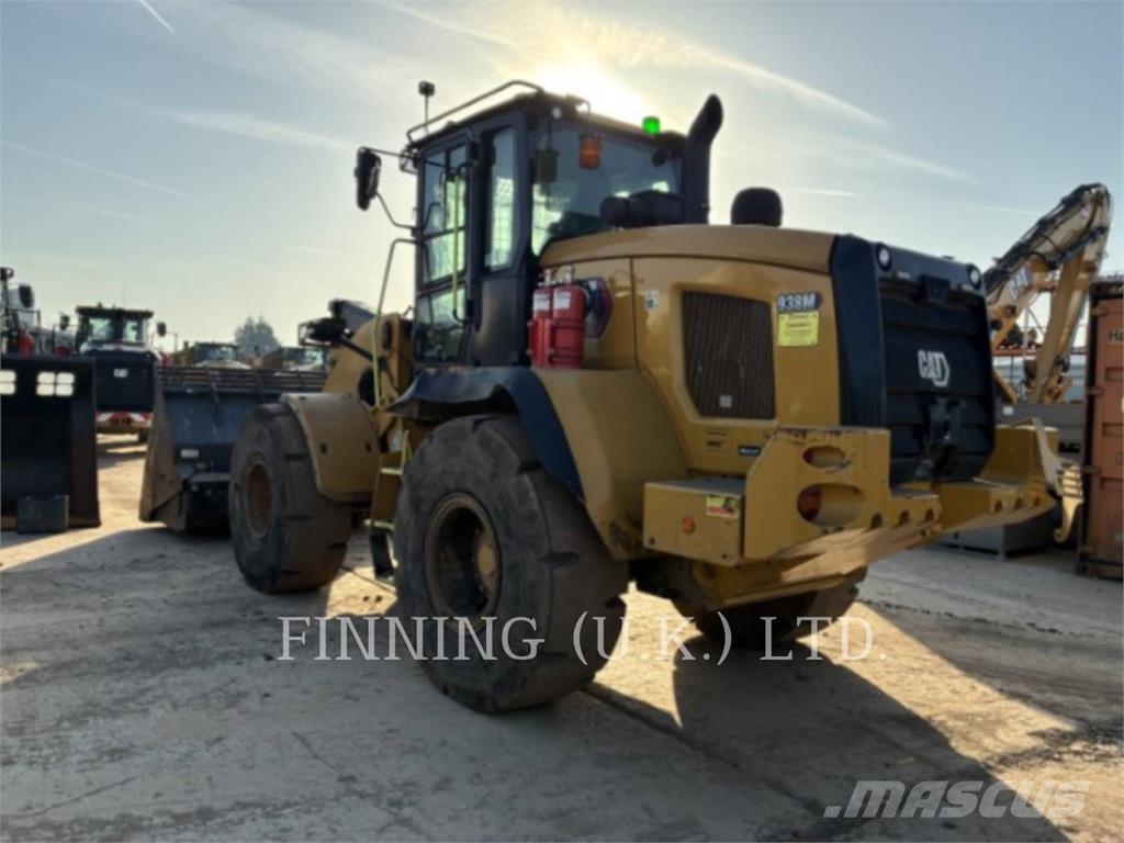 CAT 938M Iekrāvēji uz riteņiem
