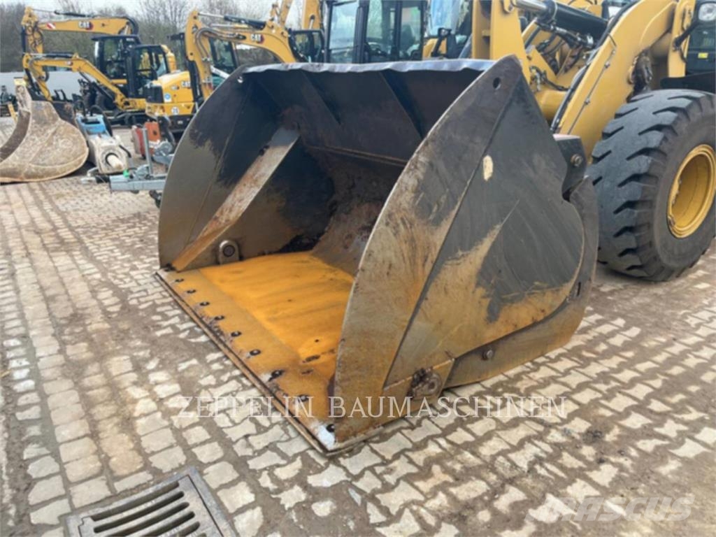 CAT 938M Wheel loaders