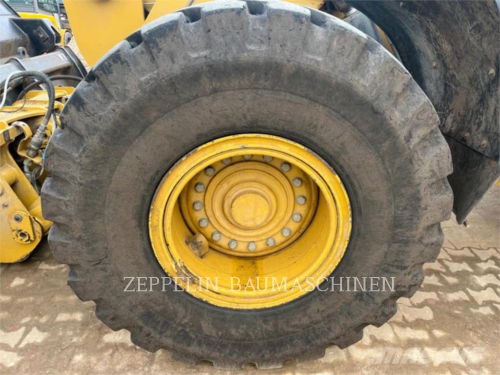 CAT 938M Wheel loaders