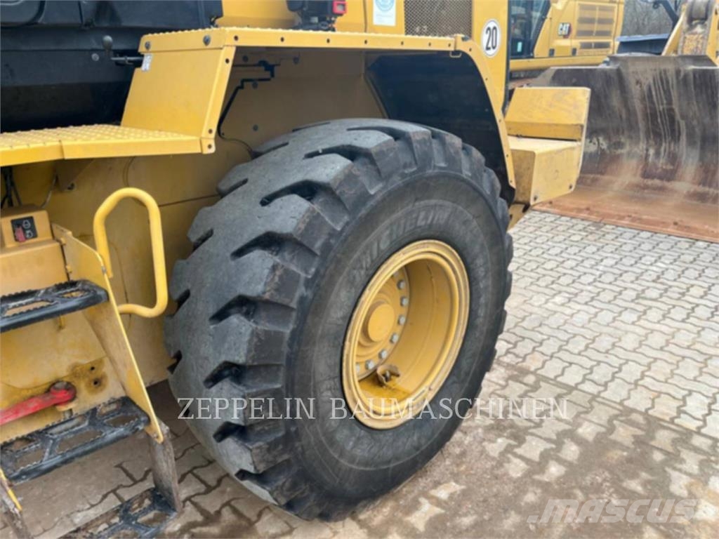 CAT 938M Wheel loaders