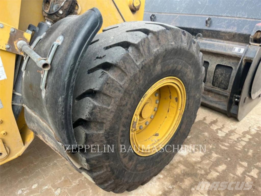 CAT 938M Wheel loaders