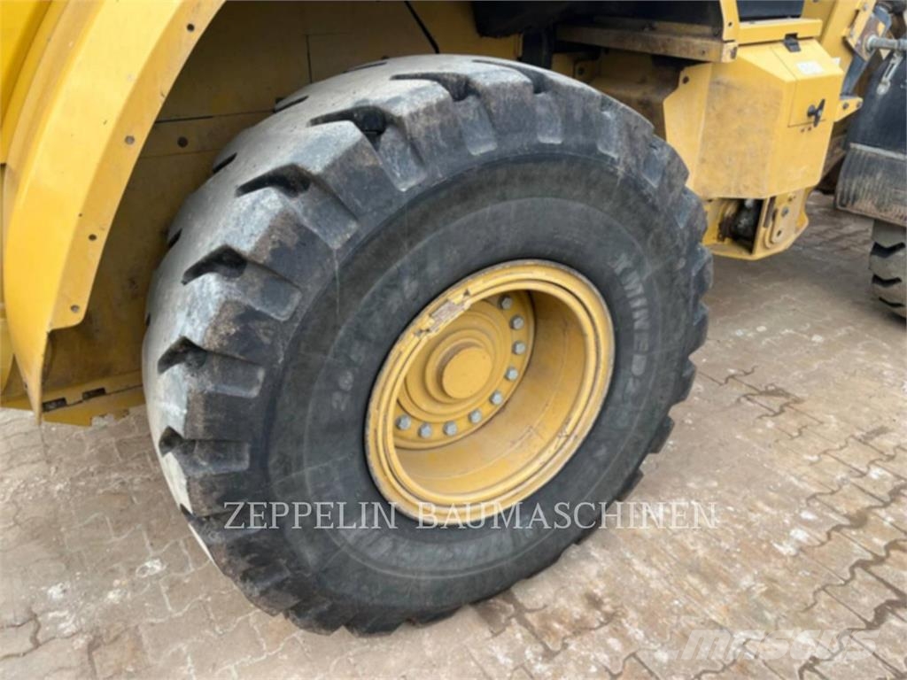 CAT 938M Wheel loaders