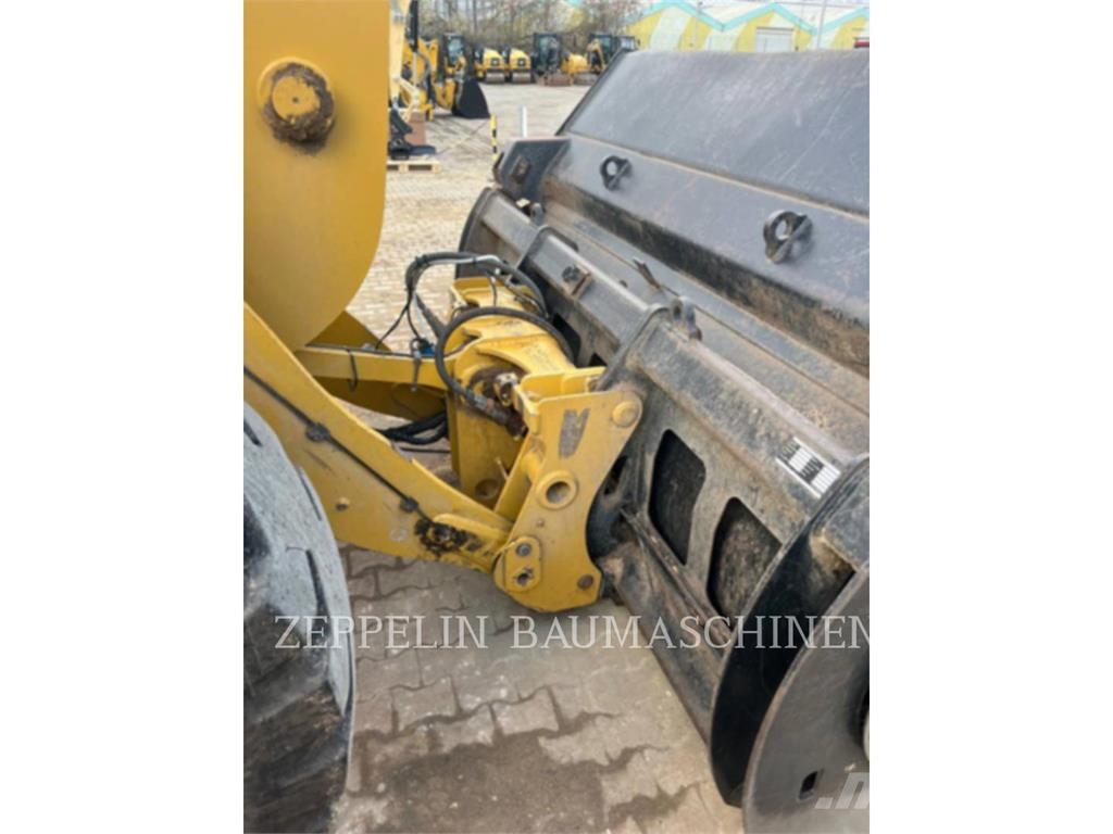 CAT 938M Wheel loaders