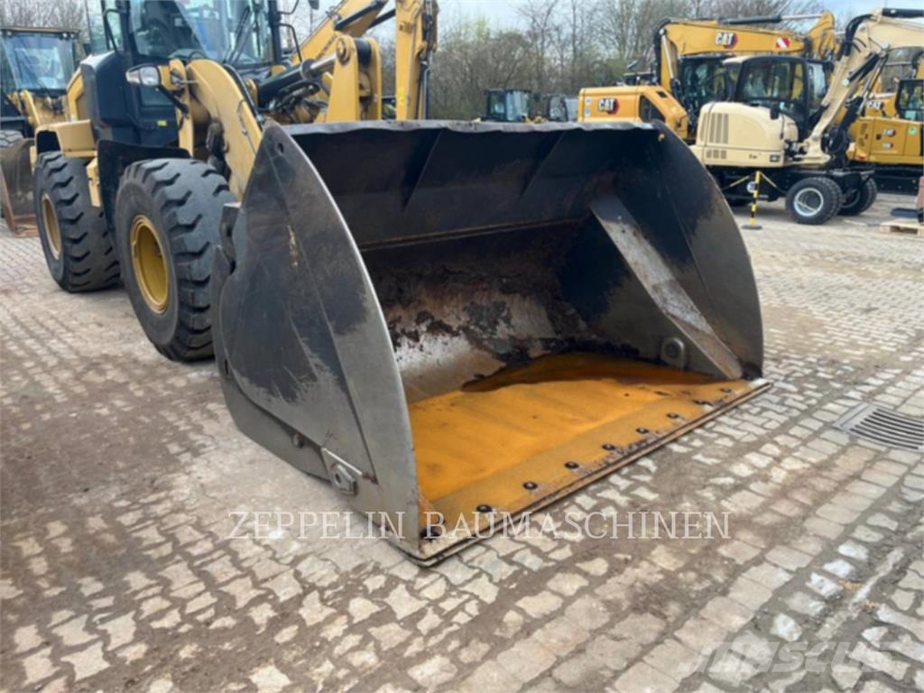 CAT 938M Wheel loaders