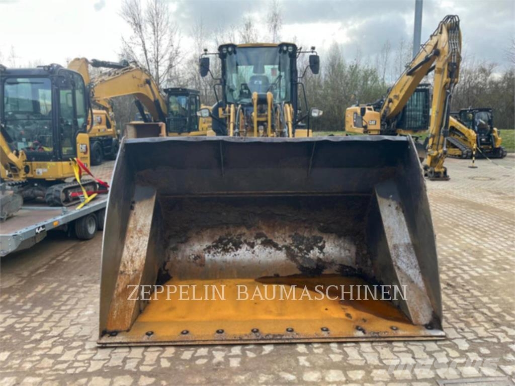 CAT 938M Wheel loaders