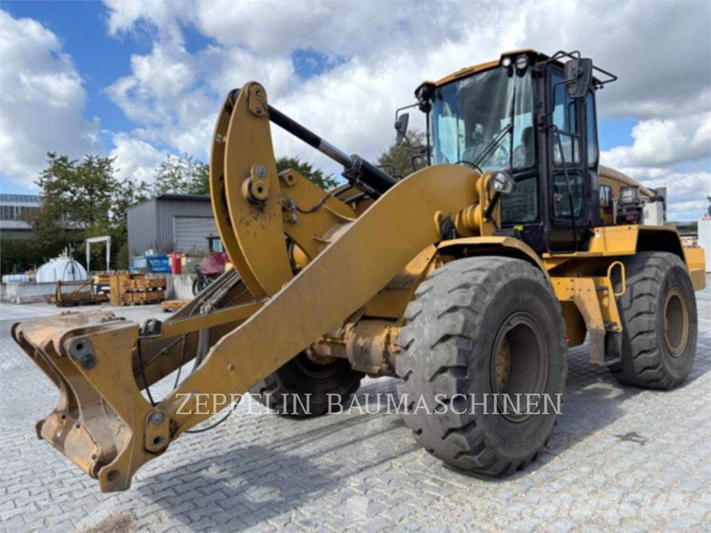 CAT 938M Iekrāvēji uz riteņiem