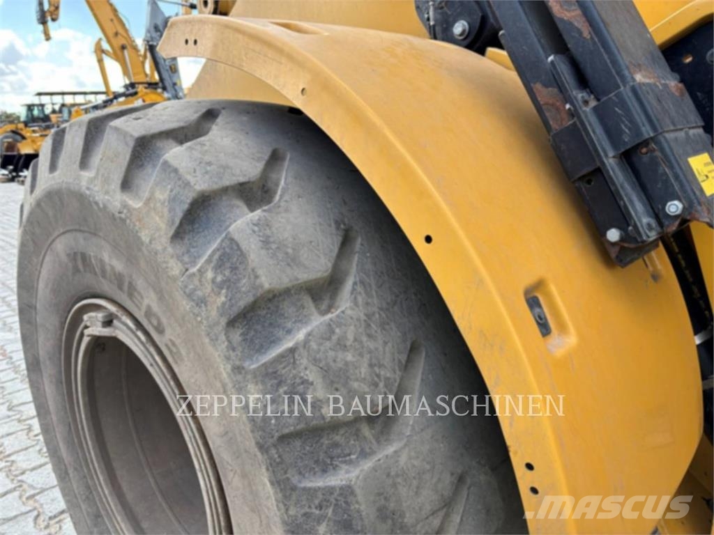 CAT 938M Iekrāvēji uz riteņiem
