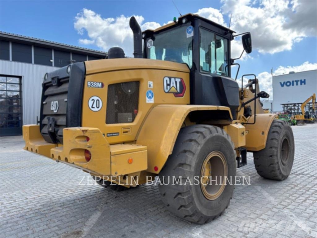 CAT 938M Iekrāvēji uz riteņiem