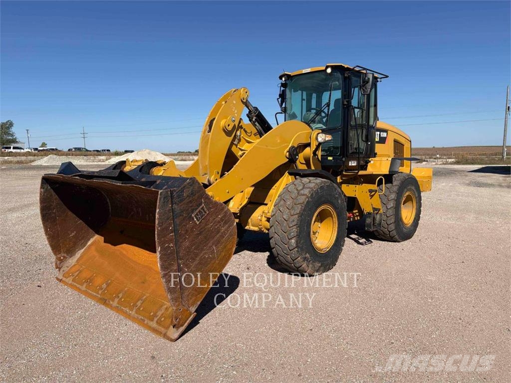 CAT 938M Pale gommate