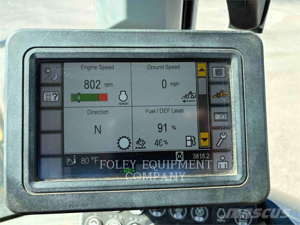 CAT 938M Pale gommate