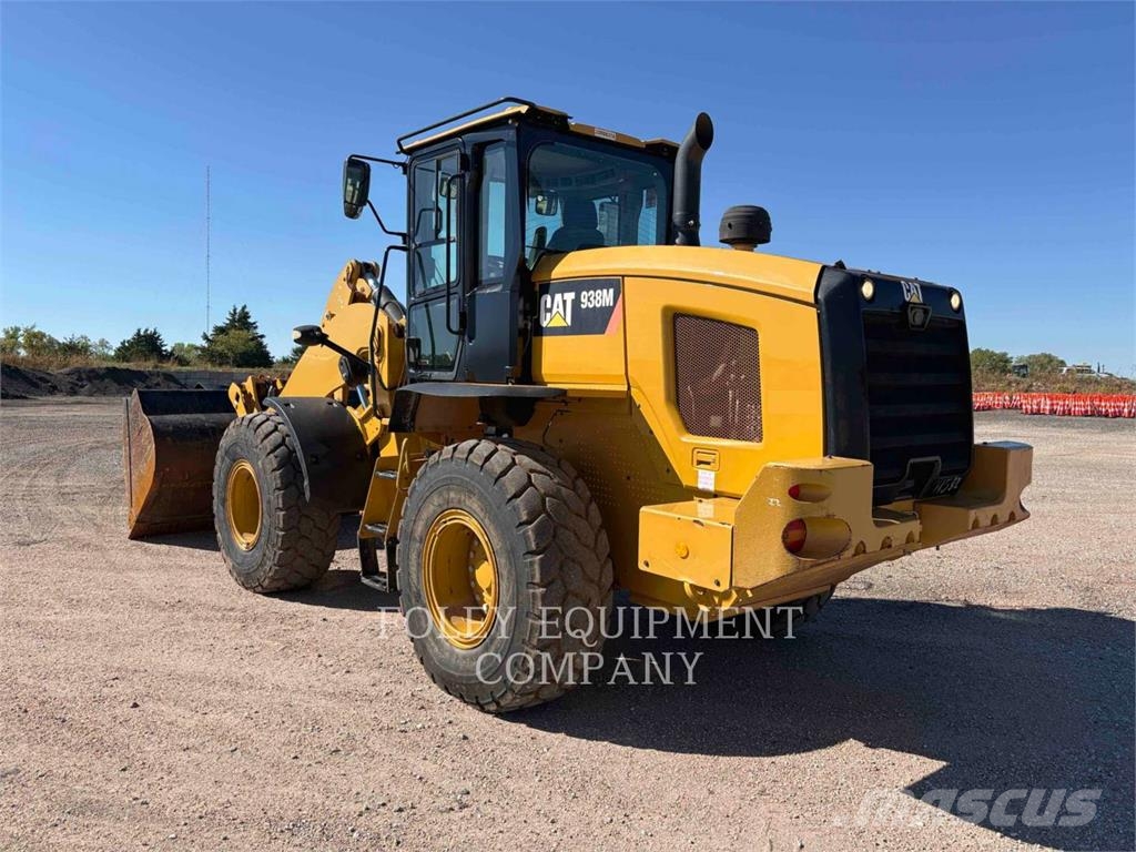 CAT 938M Pale gommate