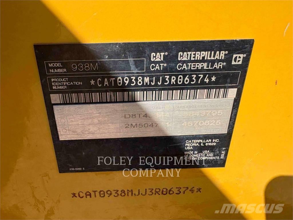 CAT 938M Pale gommate