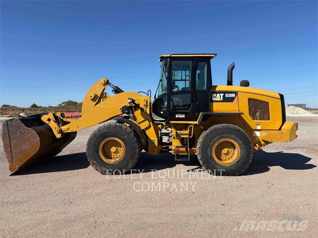 CAT 938M Pale gommate