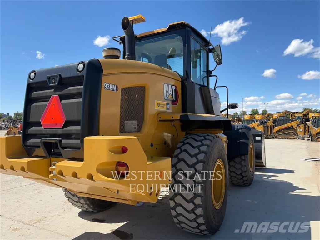 CAT 938M Iekrāvēji uz riteņiem