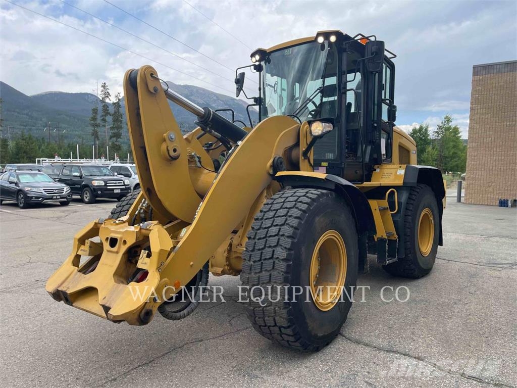 CAT 938M Iekrāvēji uz riteņiem