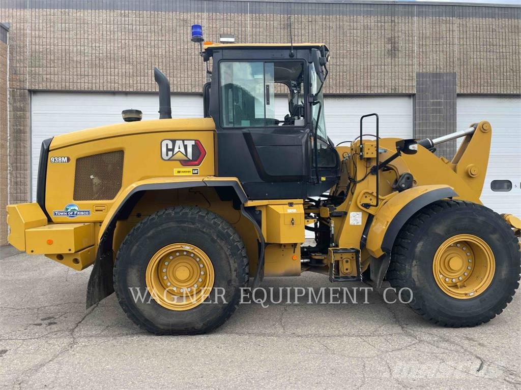 CAT 938M Iekrāvēji uz riteņiem