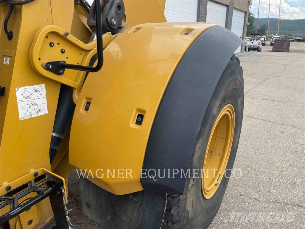 CAT 938M Iekrāvēji uz riteņiem