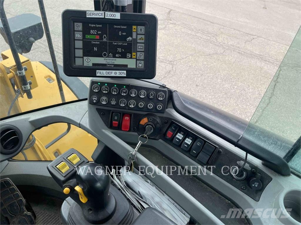 CAT 938M Iekrāvēji uz riteņiem