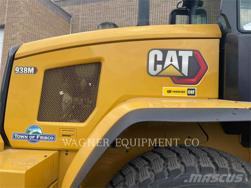 CAT 938M Iekrāvēji uz riteņiem