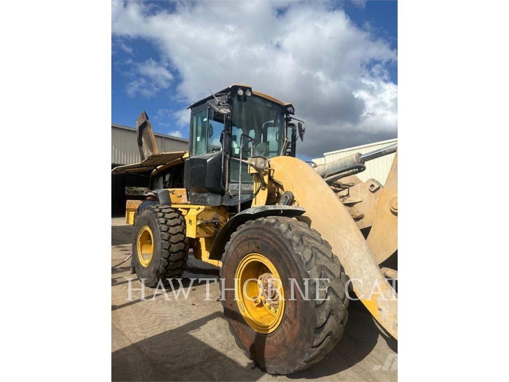 CAT 938M Chargeuse sur pneus