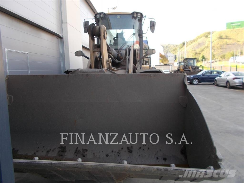 CAT 938M Rataslaadurid