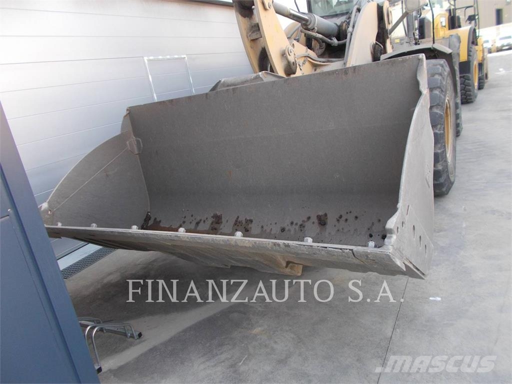 CAT 938M Rataslaadurid