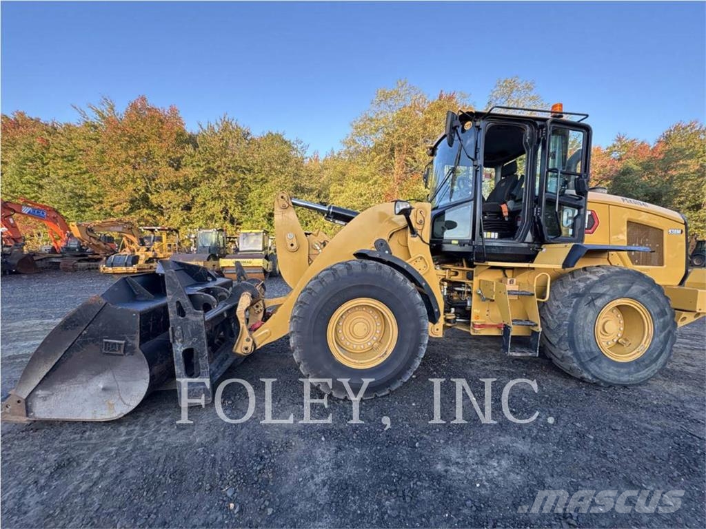 CAT 938M Kolesni nakladalci