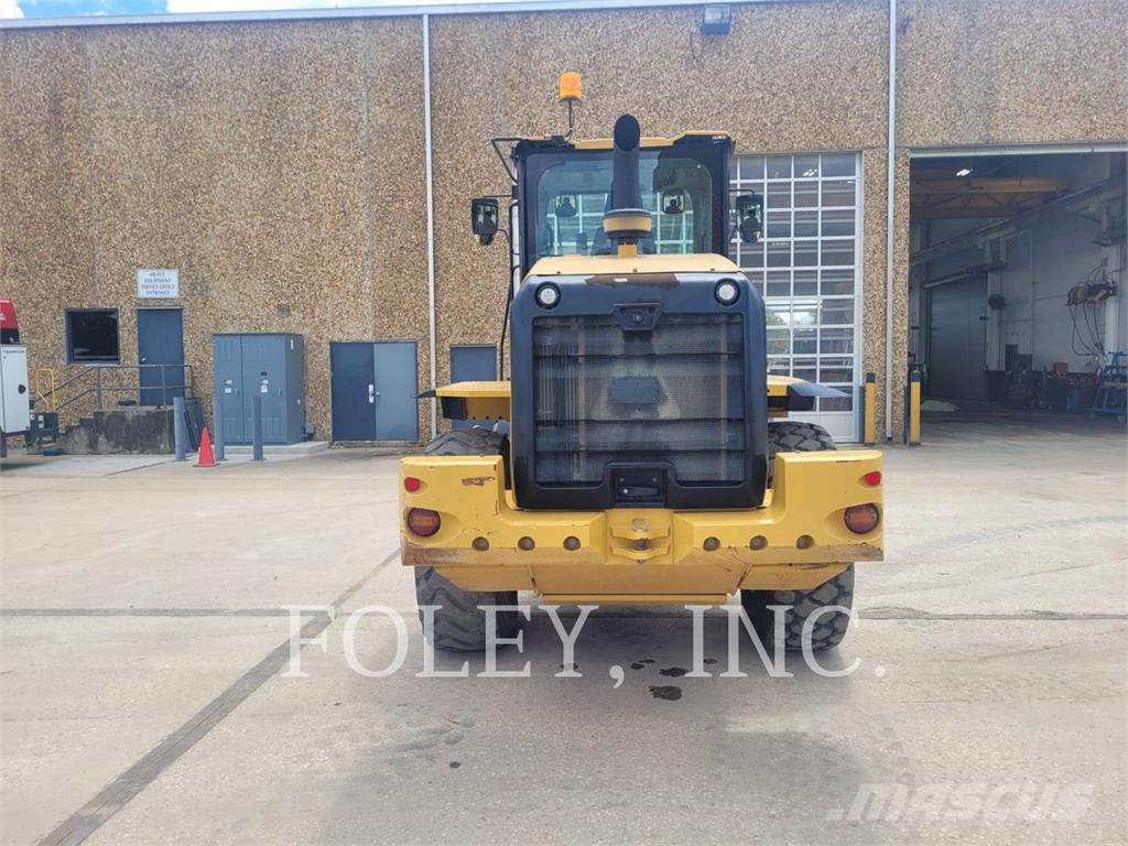 CAT 938M Kolesni nakladalci